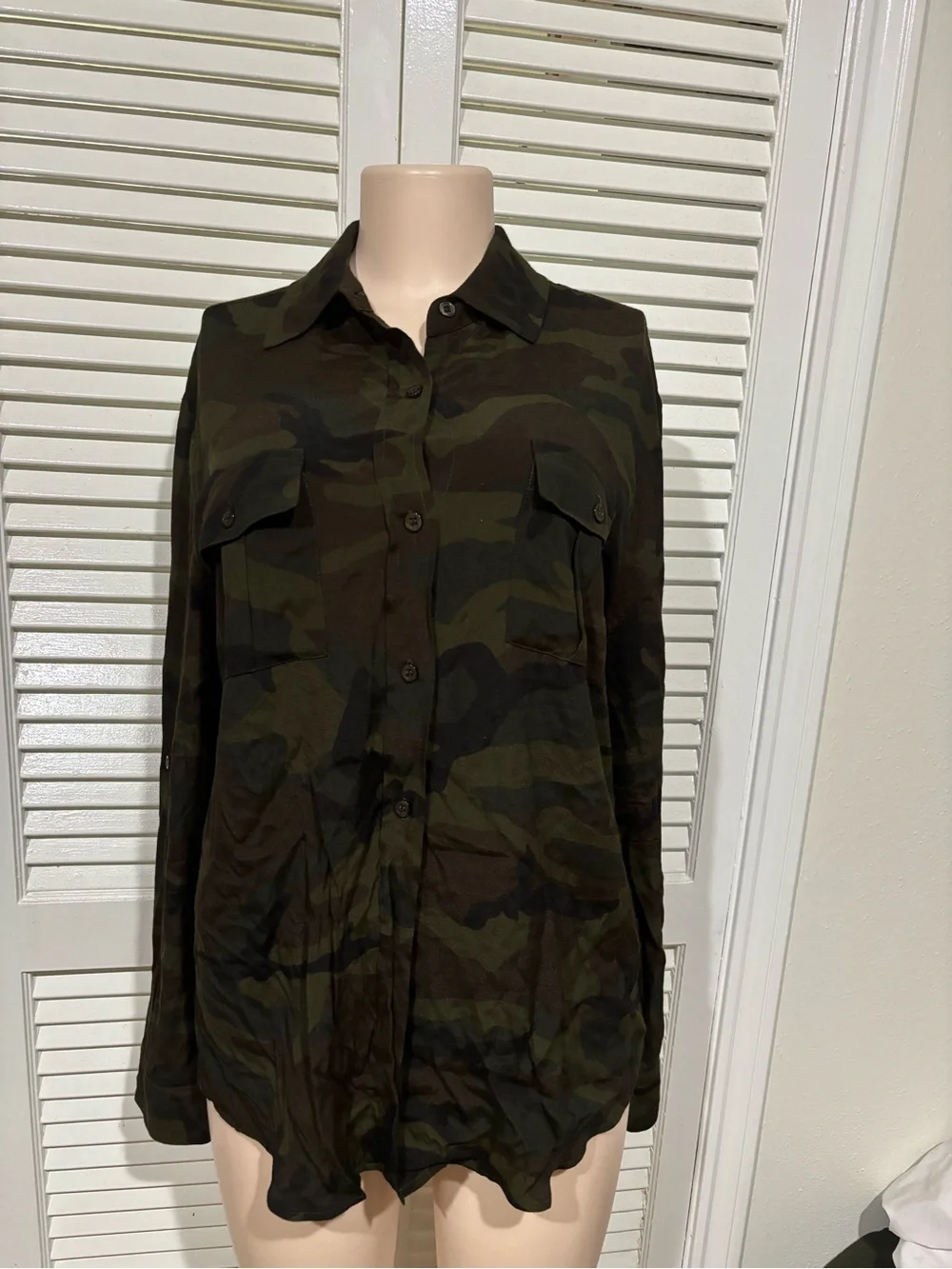 Women’s Camo Button-Front Shirt - Olive Green